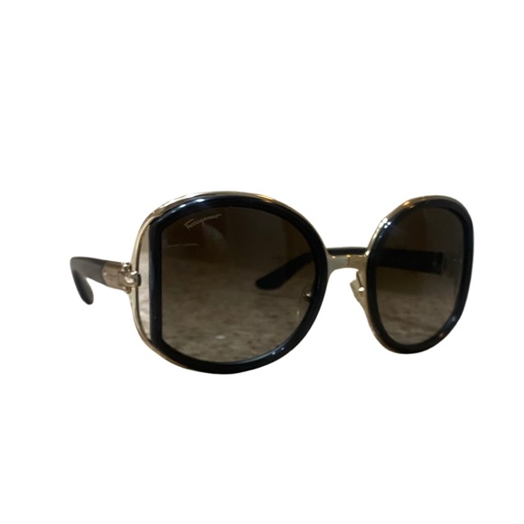 Beautiful Ferragamo black and gold rimmed sunglasses - Picture 2 of 5